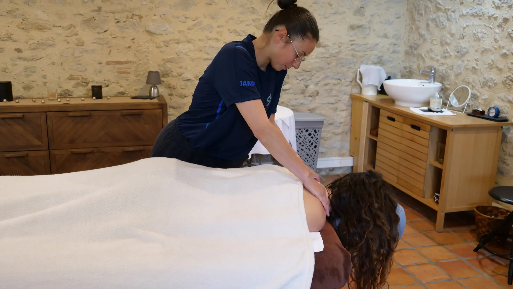 massage-spa-salveo (2) Chambre Julie dans la maison de séjour Salvéo à Loubens, idéale pour un moment de détente