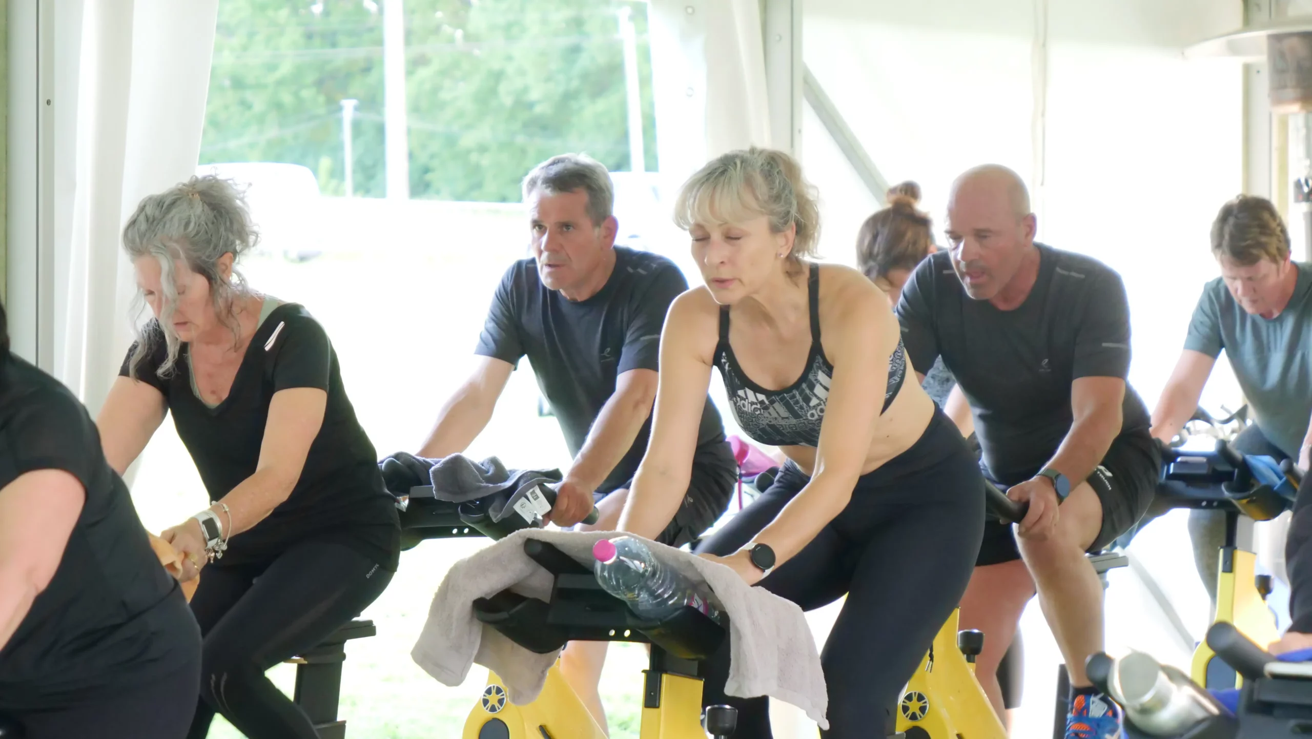 Cours de biking en ext&eacute;rieur chez Salv&eacute;o, activit&eacute; cardio pr&egrave;s de Langon
